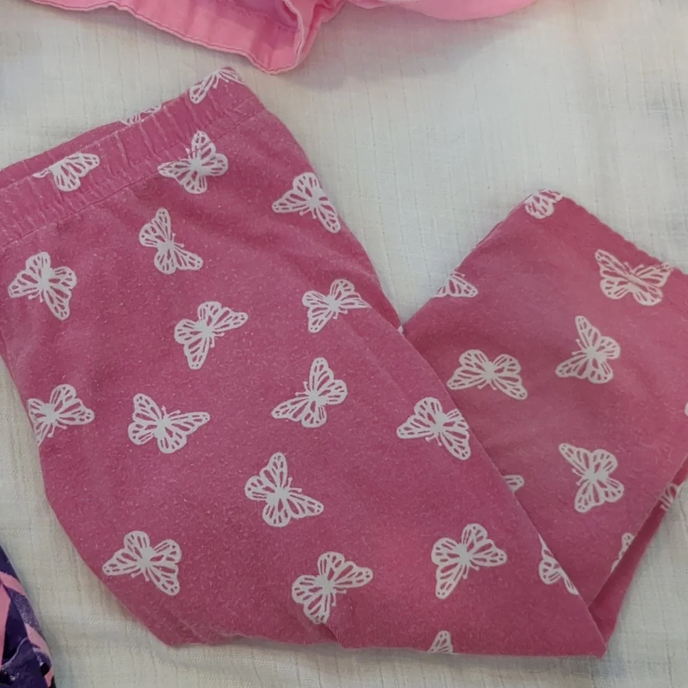 Girls bundle size 3t dress, shirts, shorts skirts capris short Sleeves